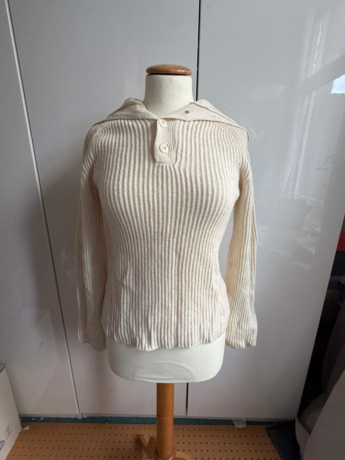 Diesel wollen trui / knopen en flap achterkant, Kleding | Dames, Ophalen of Verzenden, Zo goed als nieuw, Maat 36 (S), Wit