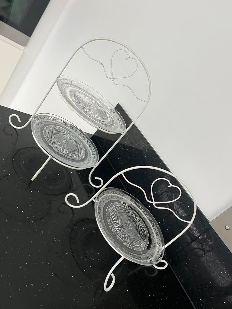 2 set Etagere metalenen wit /serveerplateau, Ophalen of Verzenden, Zo goed als nieuw