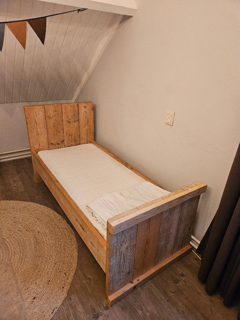 Peuterbed 160x70cm, 70 tot 85 cm, 140 tot 160 cm, Zo goed als nieuw, Ophalen