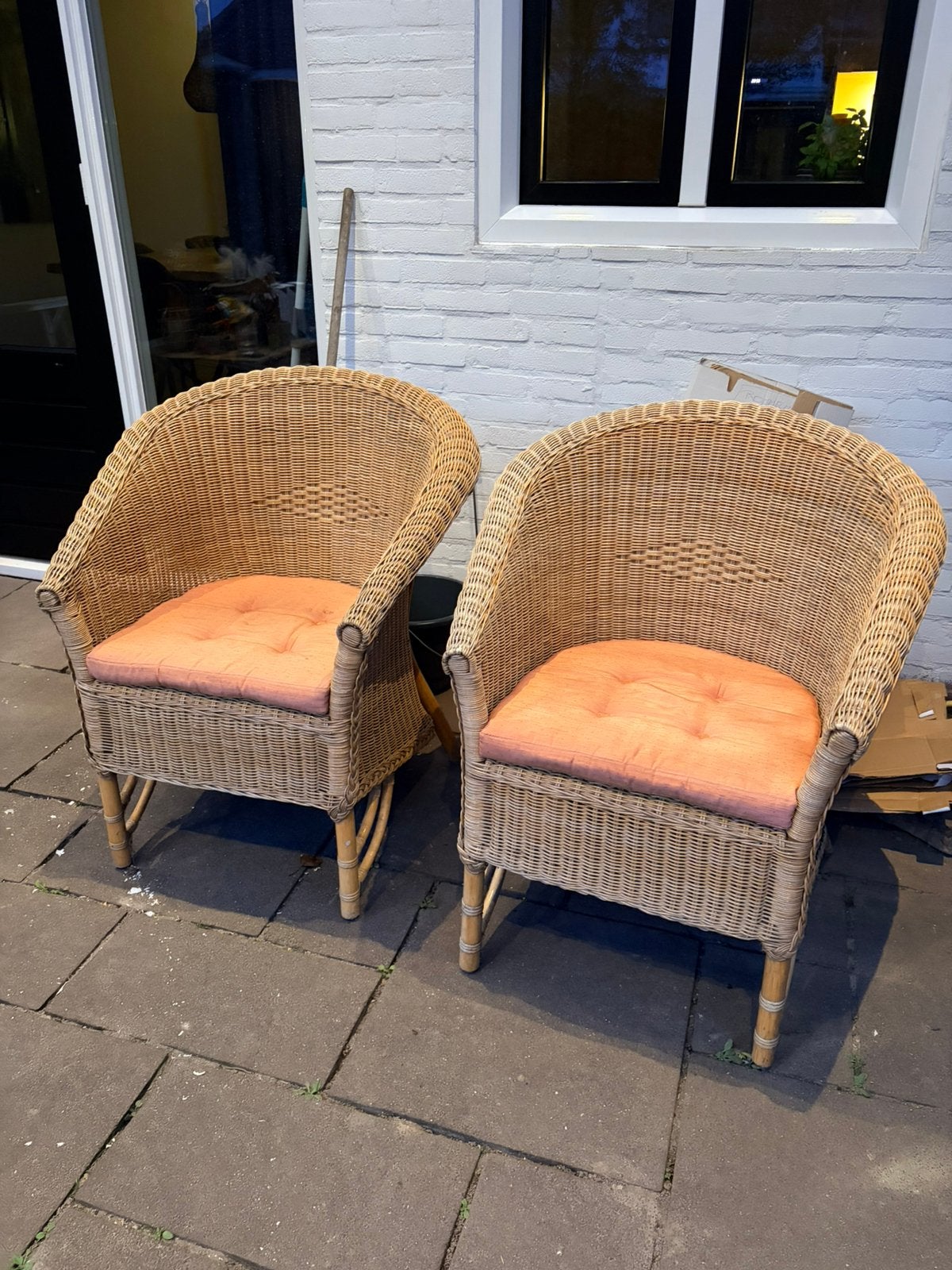 GRATIS 2 rieten stoelen met kussentjes, Ophalen, Zo goed als nieuw, Rotan