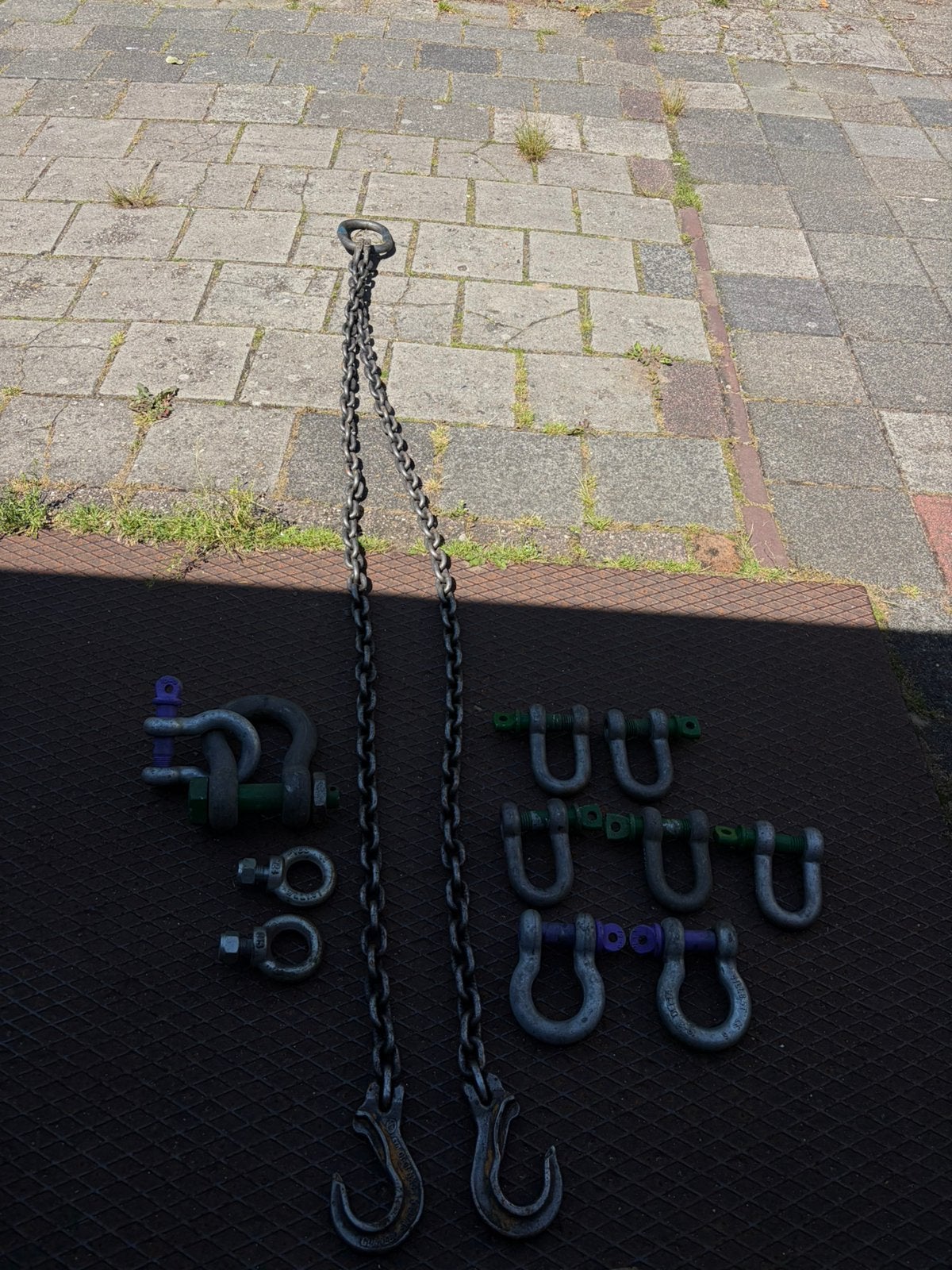 Ketting en sluitingen, Ophalen, Gebruikt