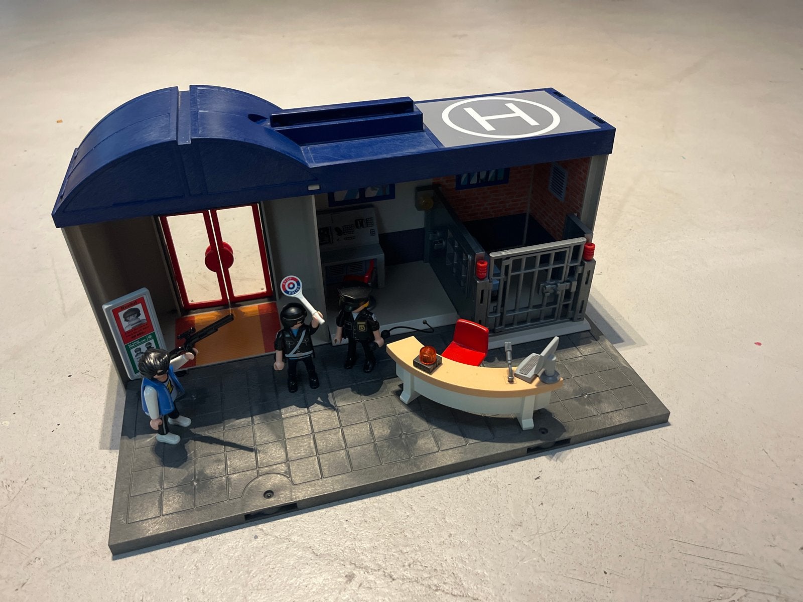 Playmobil Politiebureau met accessoires, Ophalen of Verzenden, Gebruikt, Complete set