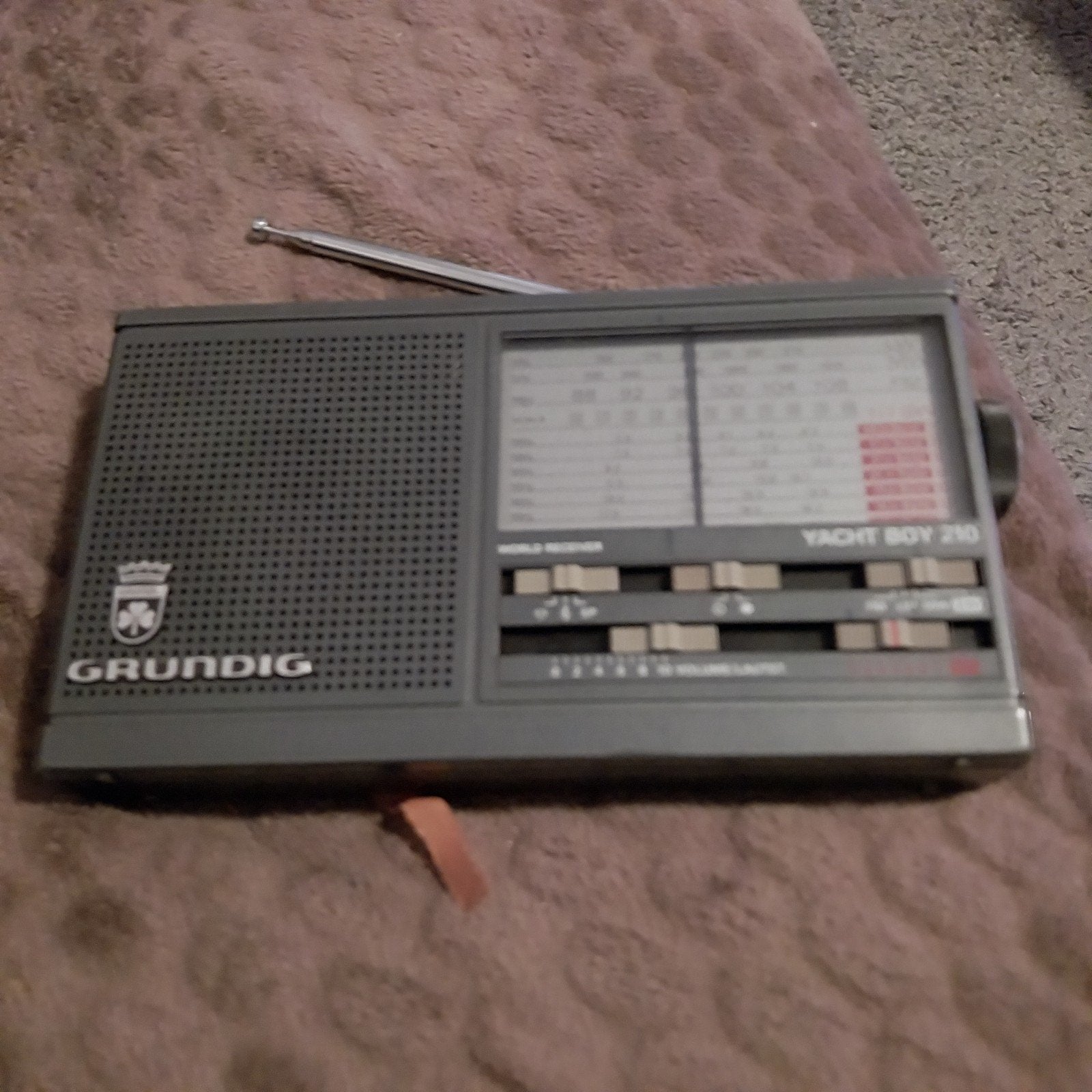 Grundig Yacht-Boy 210 Wereldontvanger - Vintage Radio, Ophalen of Verzenden, Gebruikt, Wereldontvanger