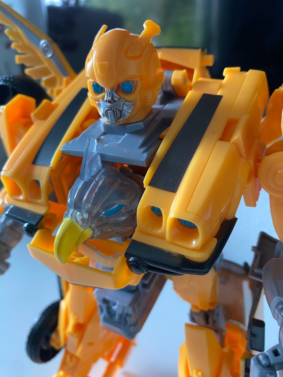 Transformers Bumblebee actiefiguur met zwaard, Kinderen en Baby's, Speelgoed | Speelgoedvoertuigen, Ophalen of Verzenden, Zo goed als nieuw