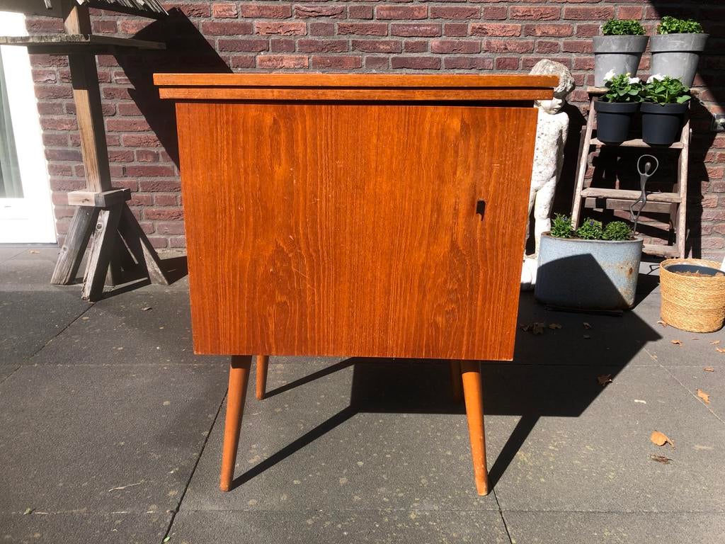 Vintage naaimachinekastje met Phoenix naaimachine, Ophalen