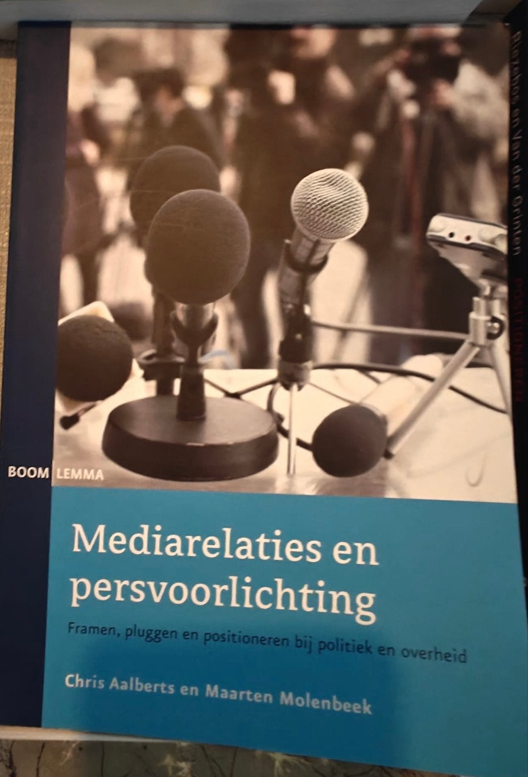 Mediarelaties en persvoorlichting - Chris Aalberts, Ophalen of Verzenden, Zo goed als nieuw, HBO