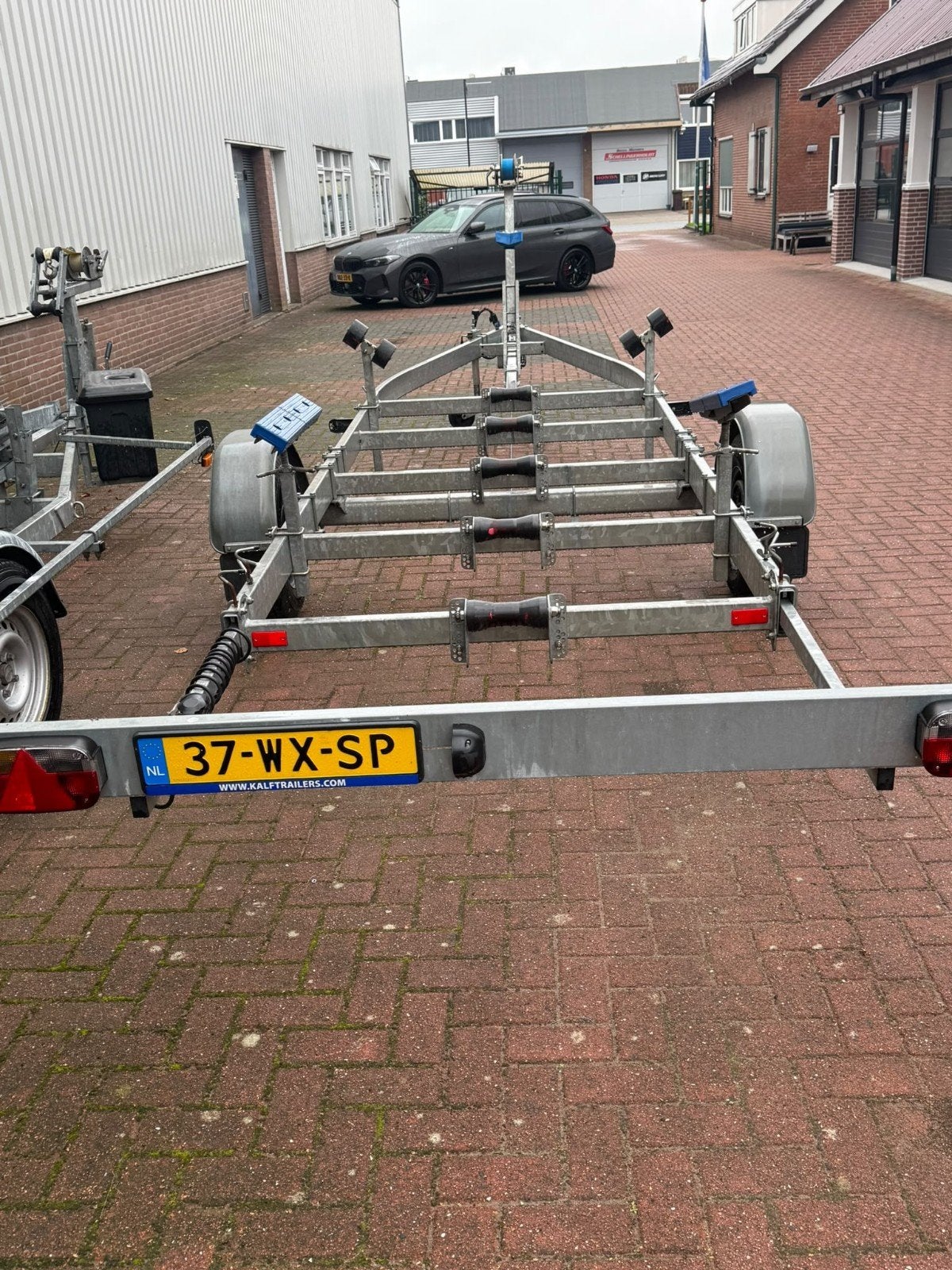 Kalf trailer met een 1800KG as in nieuwstaat !!!!, Watersport en Boten, Ophalen, Minder dan 1500 kg, Verstelbare verlichting, 6 tot 9 meter
