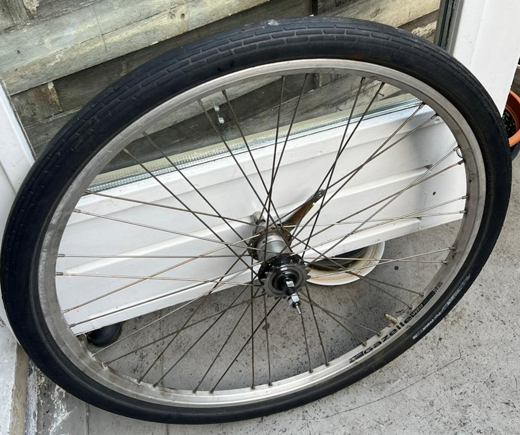 Prima achterwiel gazelle 28 inch terugtraprem en 3 vers, Fietsen en Brommers, Fietsonderdelen, Ophalen, Zo goed als nieuw