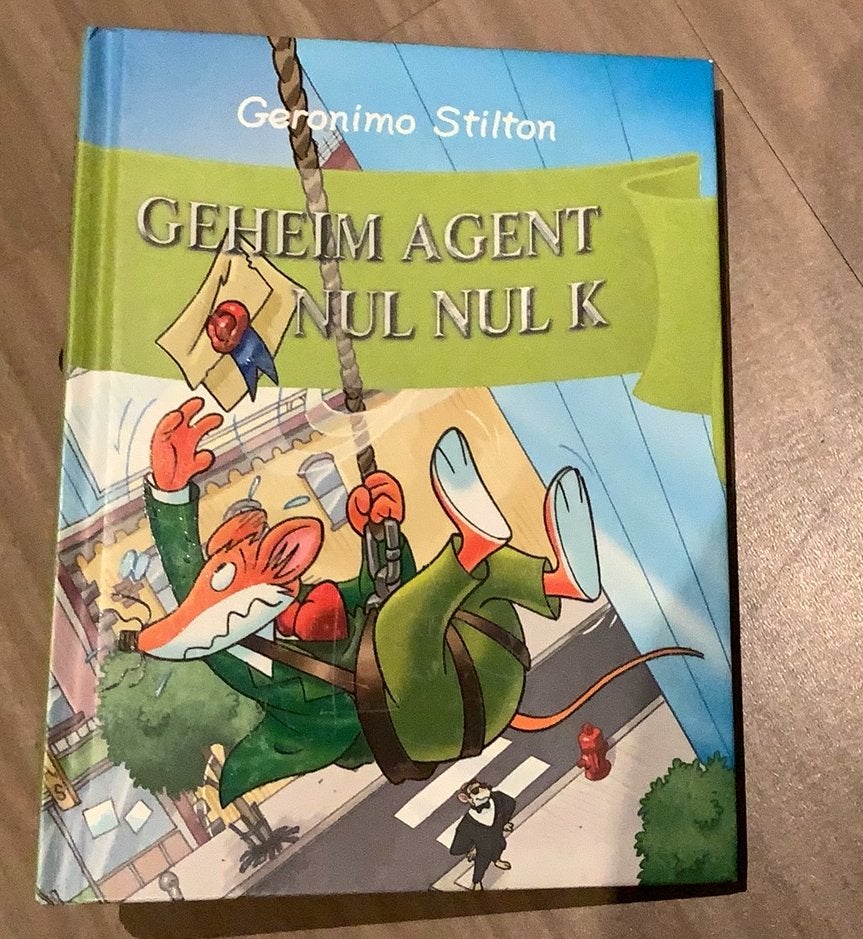 Geronimo Stilton geheim agent nul nul K, Ophalen of Verzenden, Zo goed als nieuw, De wakkere muis