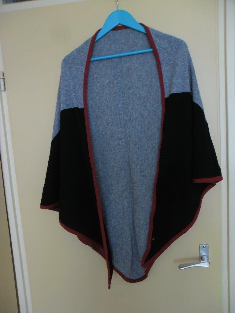 Nieuwe warme omslagdoek 1 maat, Poools, Ophalen of Verzenden, Nieuw, Sjaal