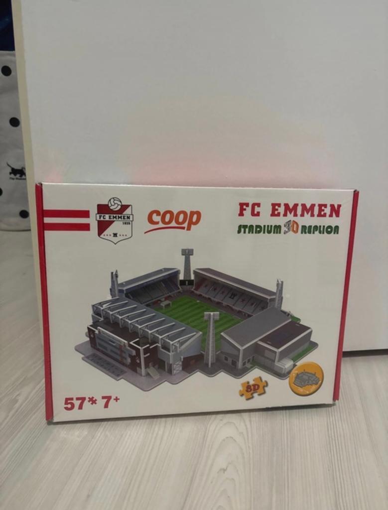 FC Emmen Stadion 3D Replica Puzzel, Ophalen of Verzenden, Minder dan 500 stukjes, Nieuw, Rubik's of 3D-puzzel