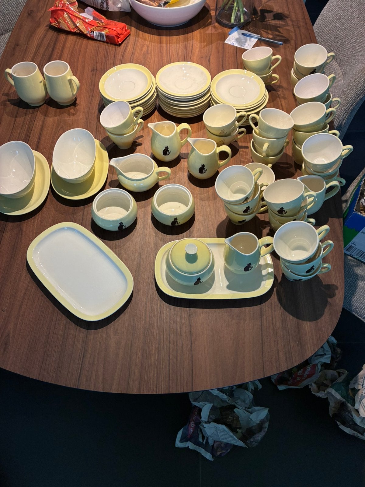 Regout Maastricht pastel geel >100 items, Antiek en Kunst, Ophalen