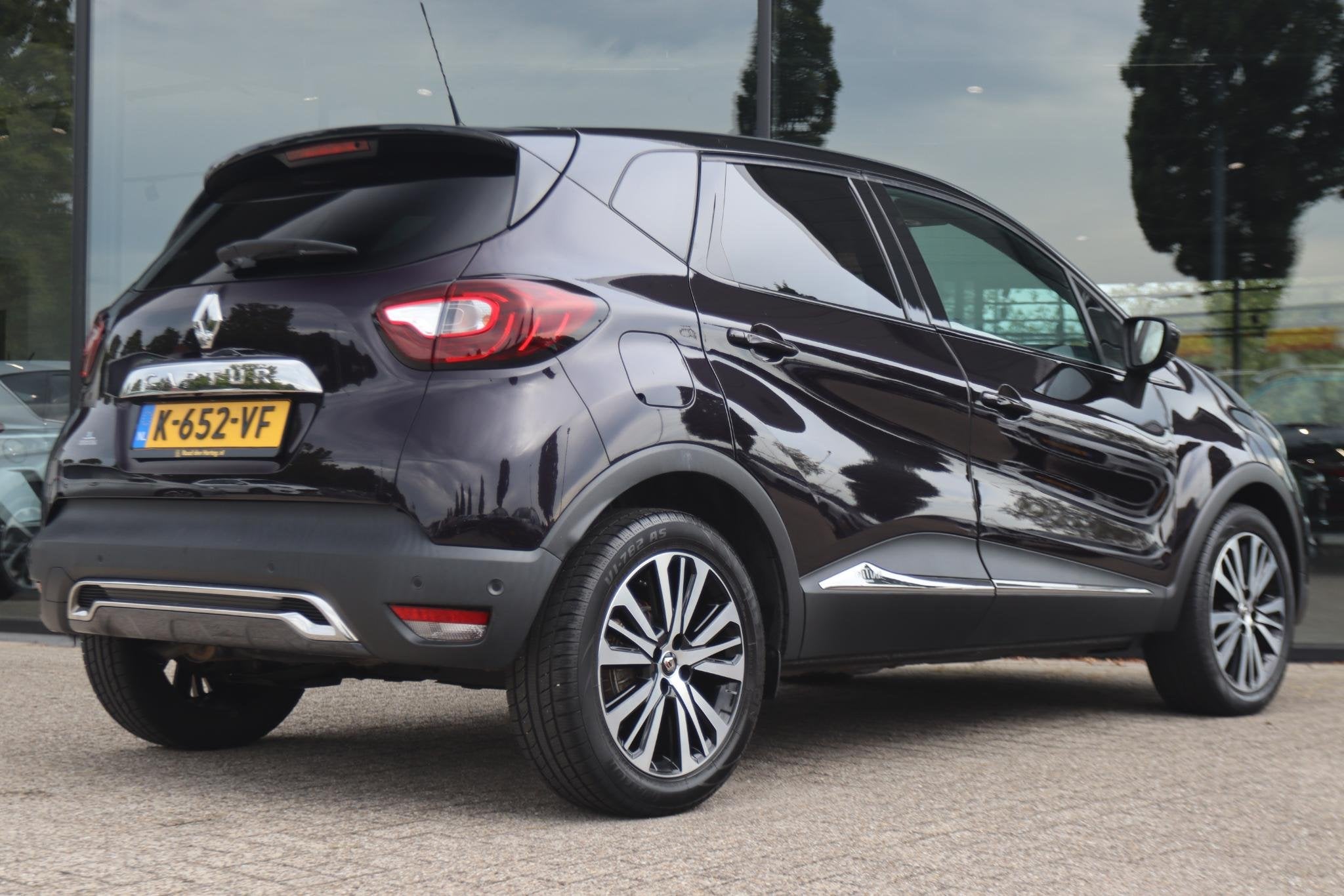 RENAULT CAPTUR 1.2 TCE AUT INITIALE PARIS | PANO | BOSE | LE, Auto's, Gebruikt, Euro 6, 4 cilinders, 635 kg