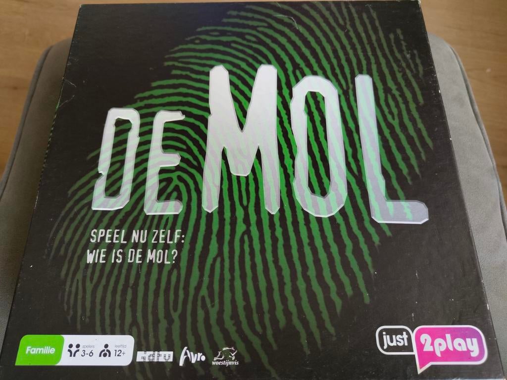 De Mol Bordspel - Speel nu zelf: Wie is de Mol?, Vijf spelers of meer, Ophalen of Verzenden, Zo goed als nieuw, Just Games