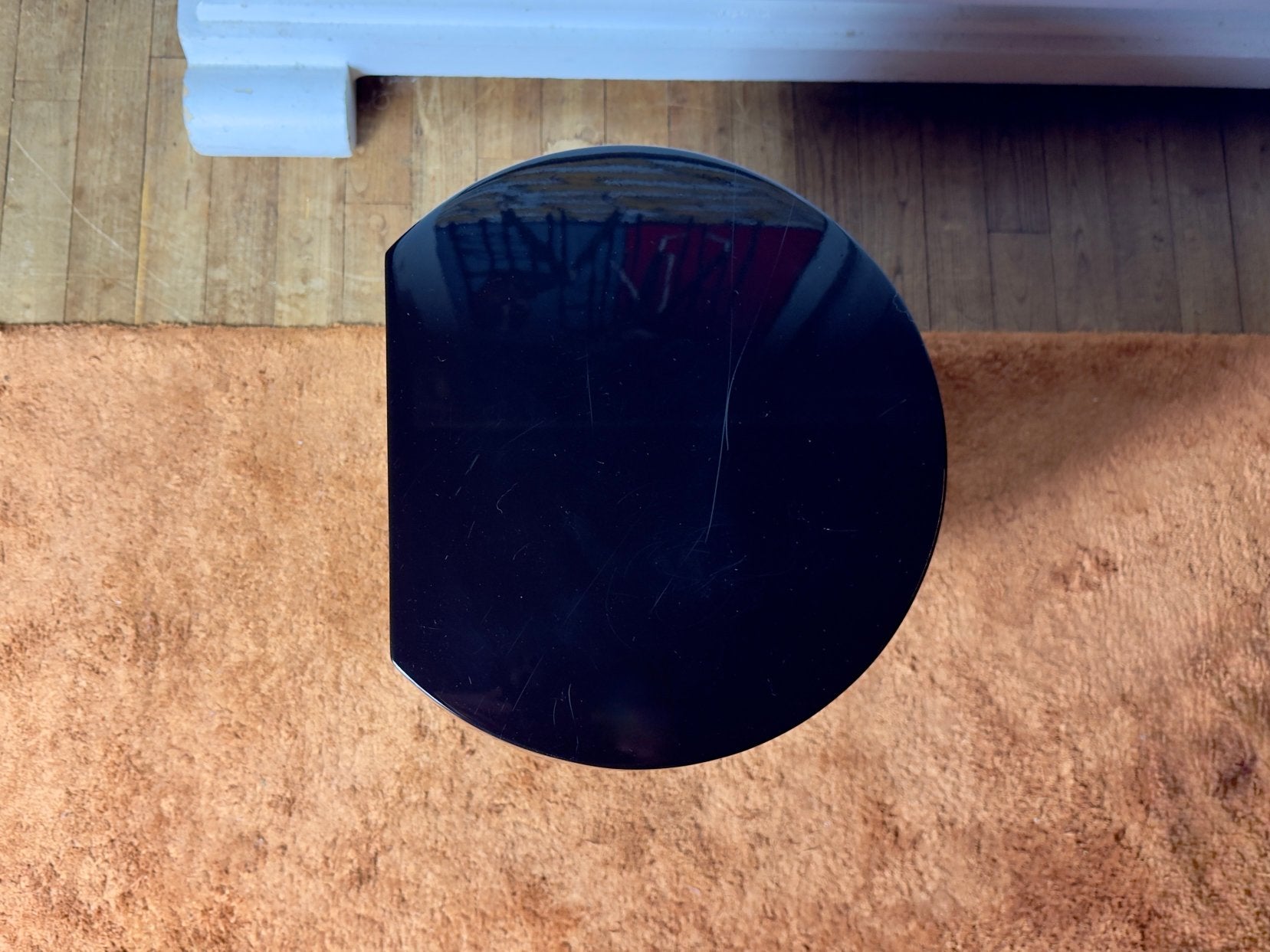 Italiaans pianolak design tafel | sokkel | interieur object, 45 tot 60 cm, Minder dan 55 cm, Rond, B&B Italia Minotti Flexform Cassina Vitra Pols Potten
