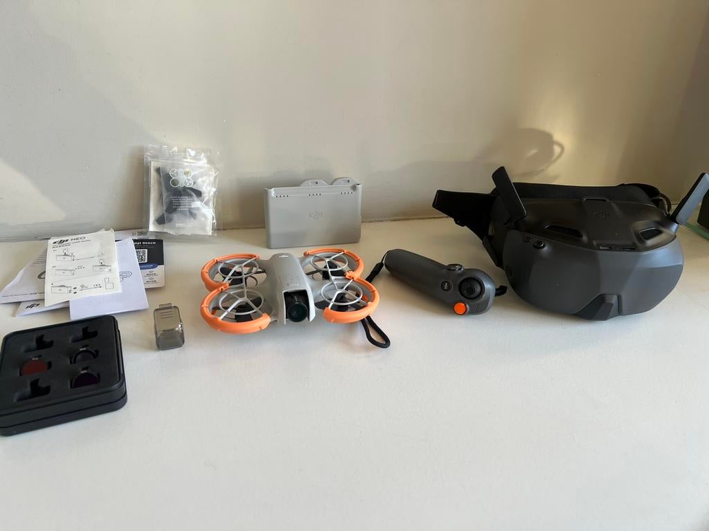 Dji neo fly more combo en meer, Audio, Tv en Foto, Drones, Ophalen, 5 tot 10 kilometer, 15 tot 30 minuten, Zo goed als nieuw