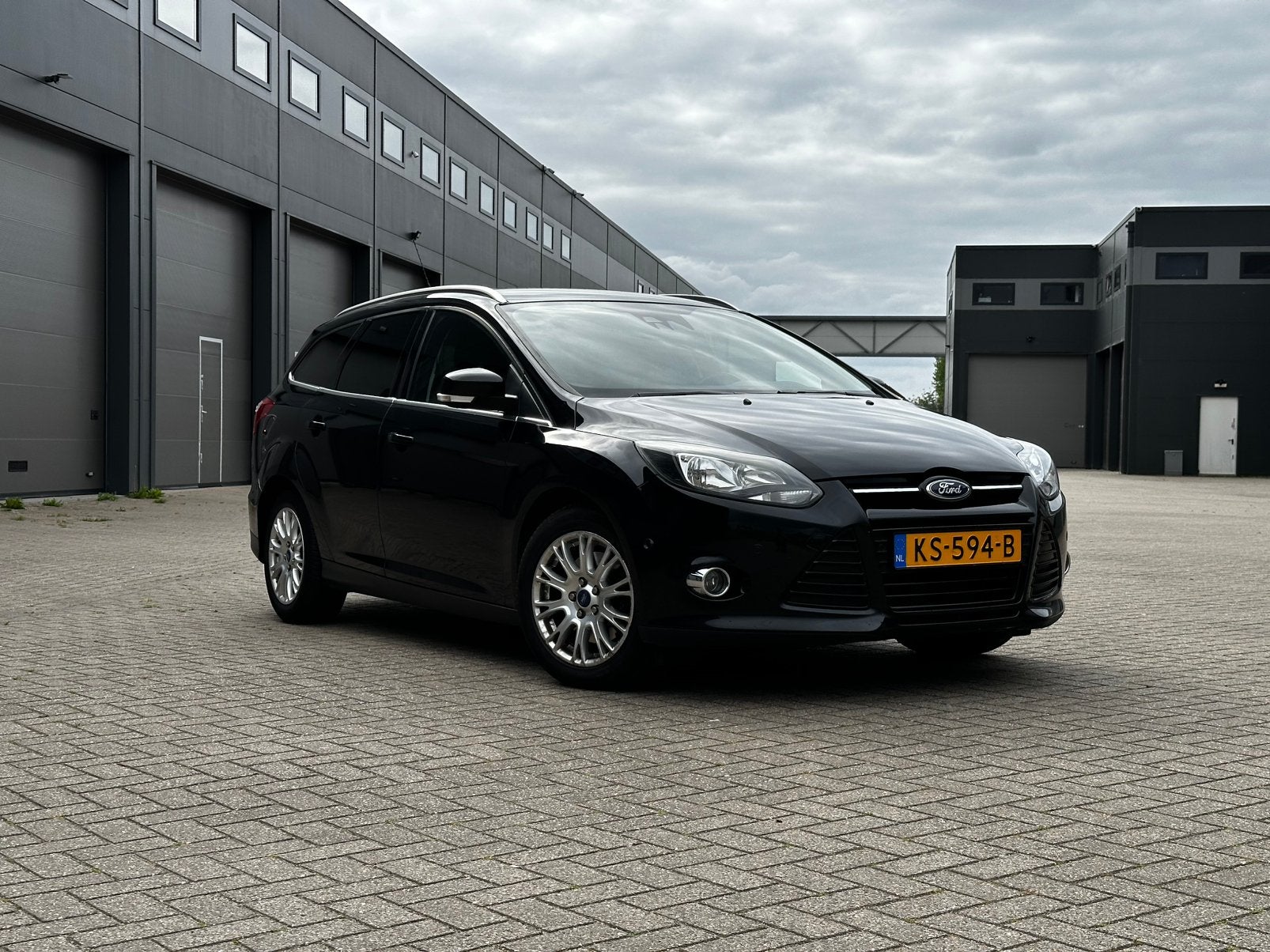 Motorschade: 2011 ford focus 1.6 ecoboost titanium wagon, Euro 5, 1258 kg, 1600 cc, Leder en Stof