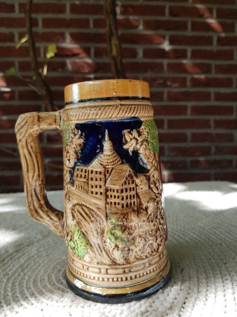 Vintage Duitse Bierpul met Reliëfdecoratie, Verzenden