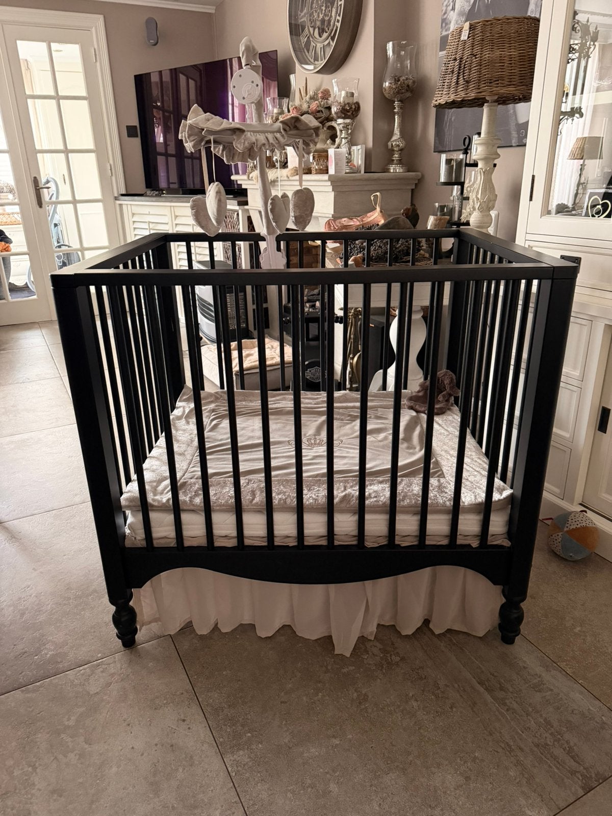 Baby box belle compleet met aankleding, Kinderen en Baby's, Boxen, Ophalen, Zo goed als nieuw, Boxkleed