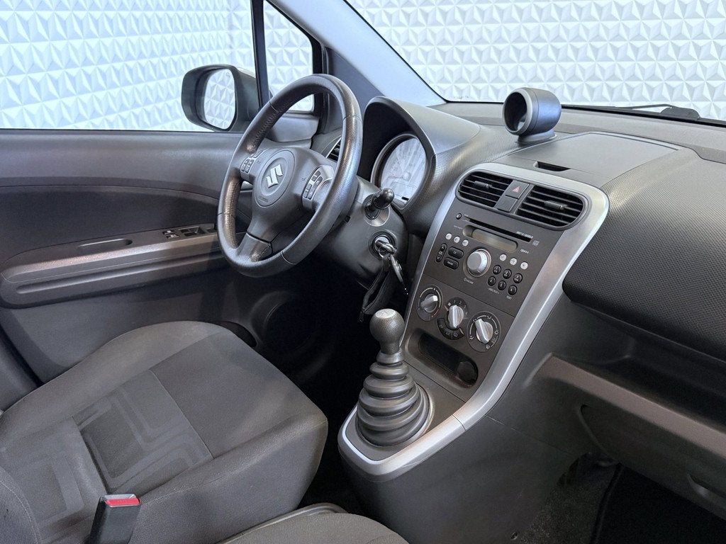 Suzuki Splash 1.2 Exclusive Airco-Cruise-PDC-TREKHAAK (2011), Auto's, Suzuki, Voorwielaandrijving, 4 cilinders, 965 kg, Wit