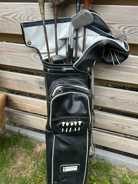 Antieke zwartleren golfdraagtas met diverse clubs, Sport en Fitness, Golf, Ophalen, Gebruikt, Tas, Overige merken