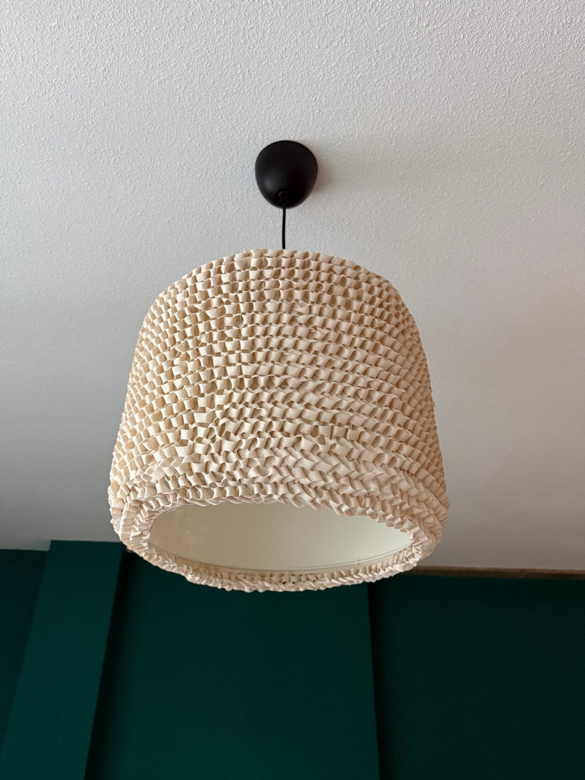 IKEA beige pendant ceiling lamp with a woven lampshade, Ophalen, Zo goed als nieuw