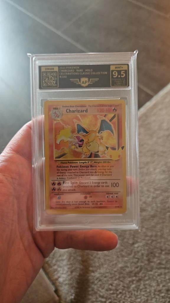 Pokémon Charizard Celebrations Classic Collection 9.5 AP, Ophalen of Verzenden, Zo goed als nieuw, Losse kaart
