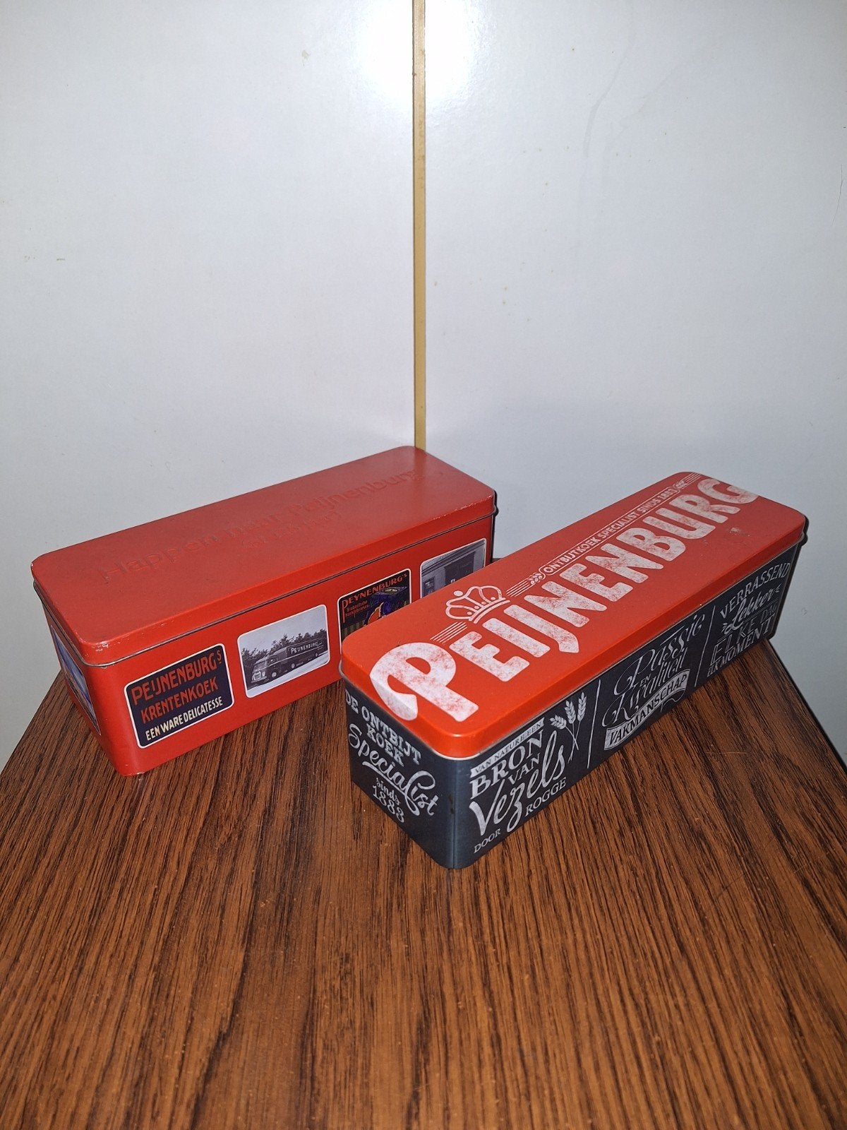 2 Vintage Peijnenburg Ontbijtkoek Blikken - Rood, Verzamelen, Ophalen of Verzenden, Gebruikt, Koek(jes)