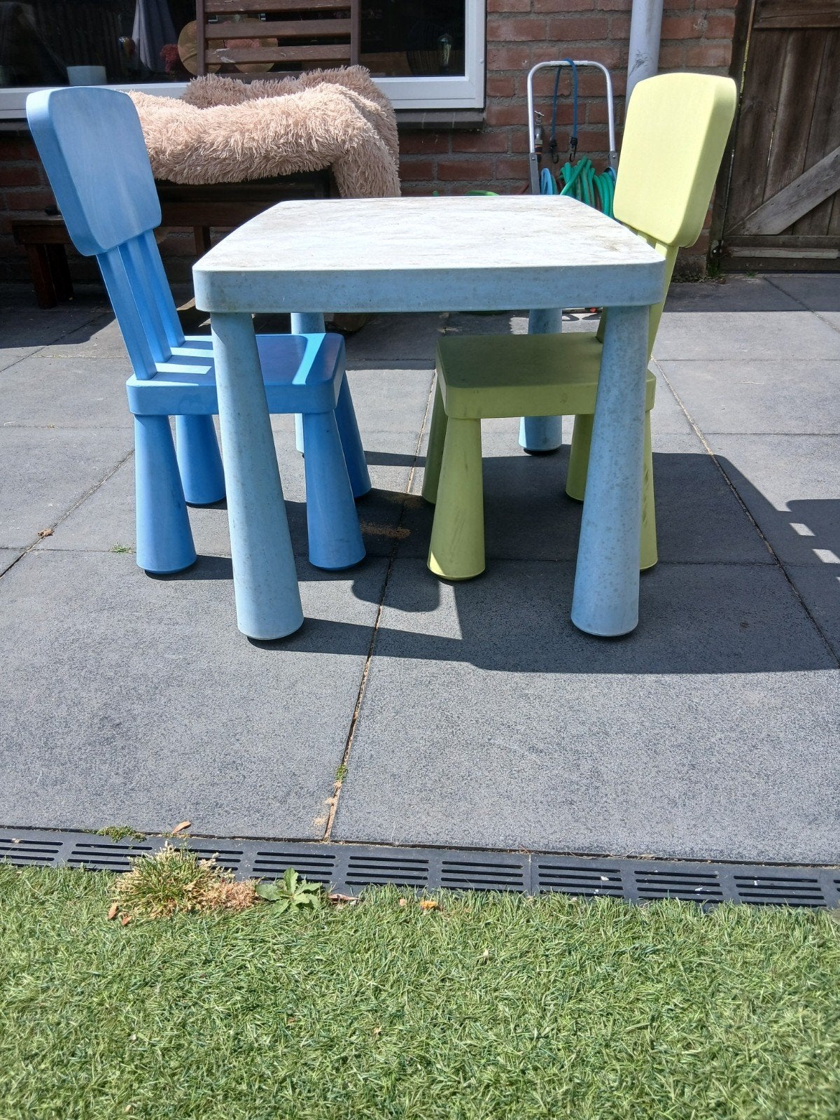 Gratis kinder tafel met stoelen, Kinderen en Baby's, Kinderkamer | Tafels en Stoelen, Ophalen