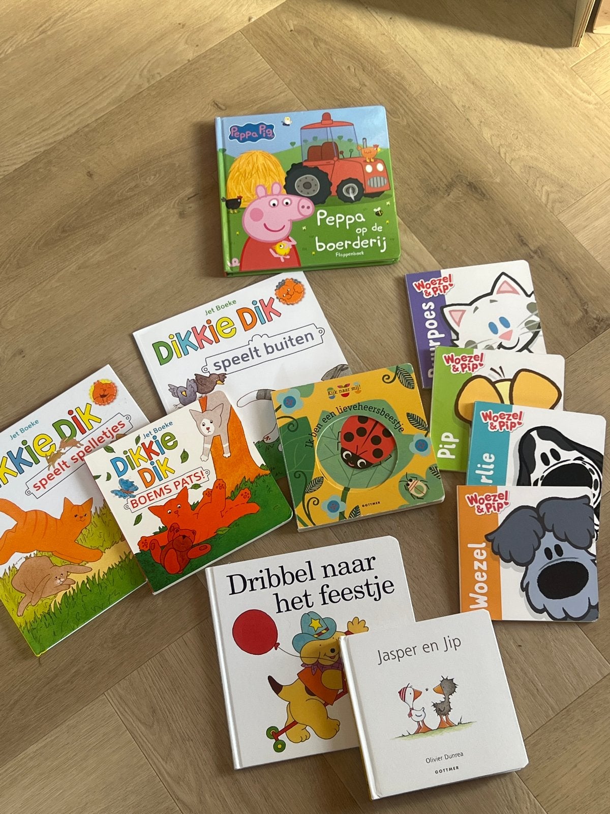 collectie kinderboekjes: Peppa Pig, Dikkie Dik, Woezel, Fictie algemeen, Jongen of Meisje, Voorleesboek, 4 jaar