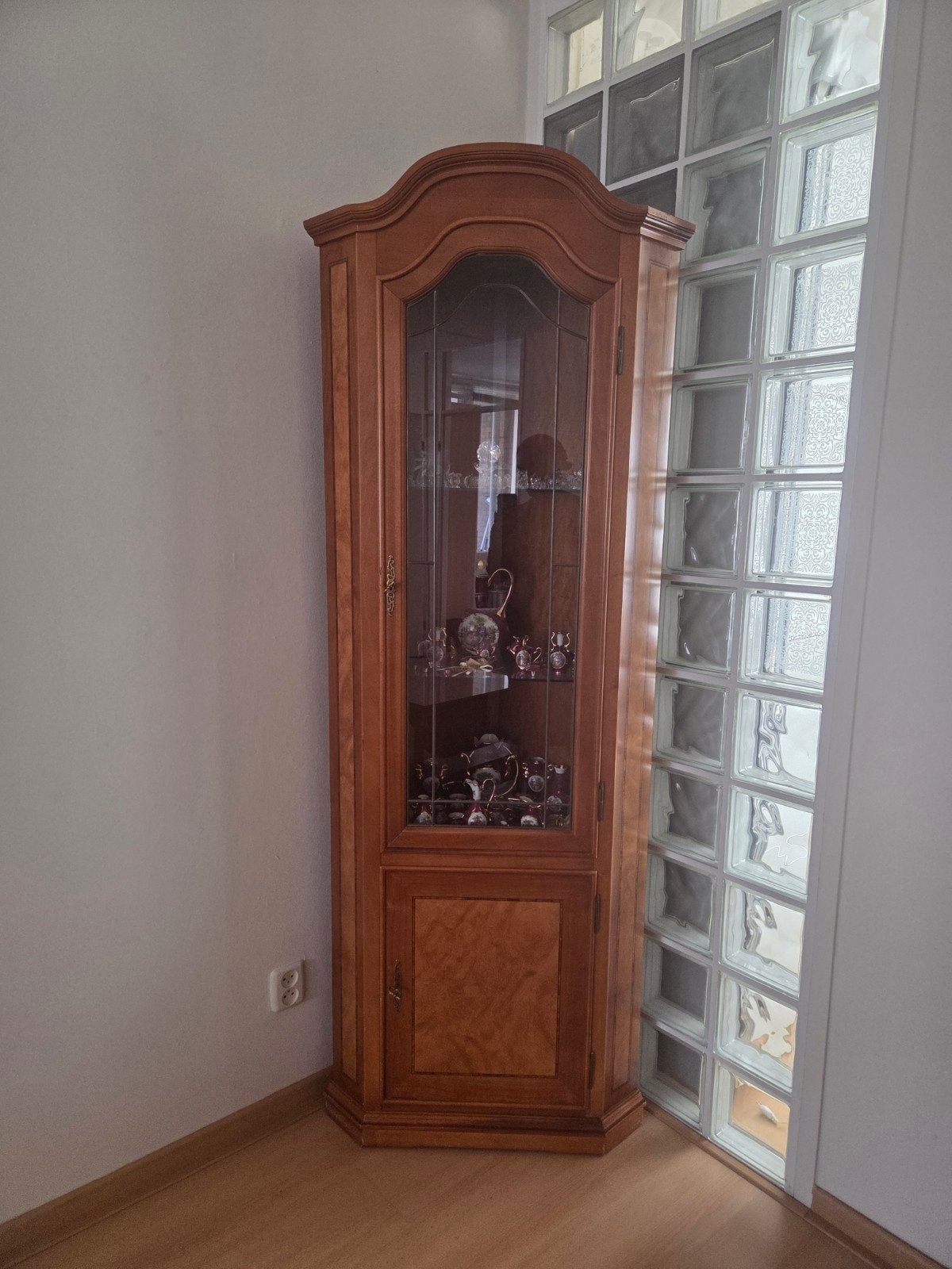 Complete inboedel te koop: meubels, bed en meer, Ophalen
