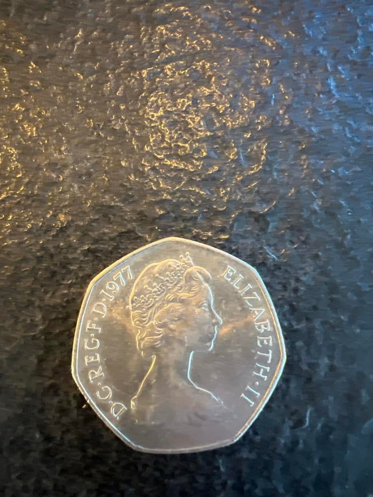 50 Pence Munt Elizabeth II 1977, Ophalen of Verzenden, Overige landen, Losse munt