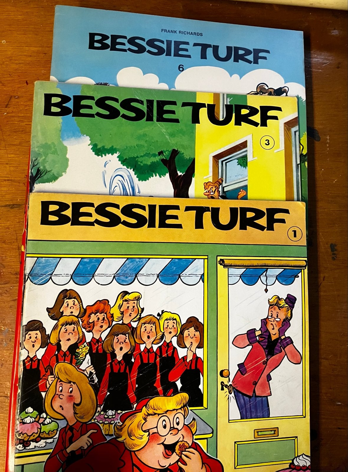 Bessie Turf stripboeken - Nummers 1, 3 en 6, Boeken, Meerdere stripboeken, Ophalen of Verzenden, Gelezen
