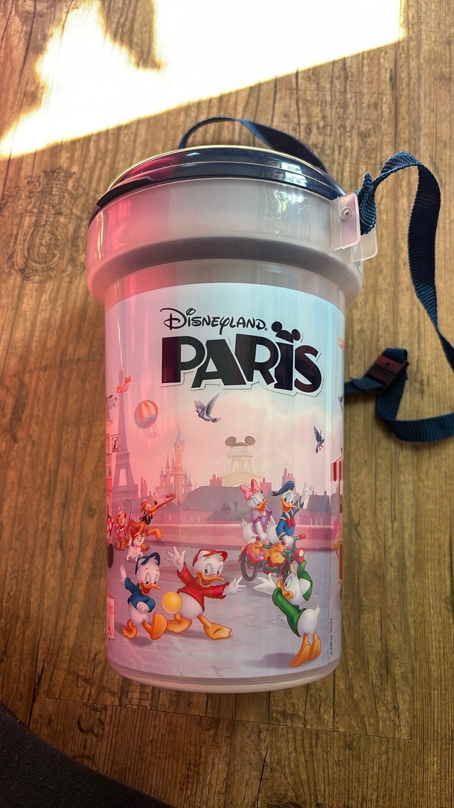 Disney opberg beker Disneyland Parijs, Verzamelen, Disney, Ophalen of Verzenden, Mickey Mouse, Gebruikt, Servies