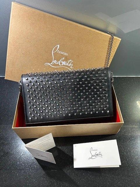 Paloma clutch calf Christian Louboutin schoudertas zgan, Ophalen of Verzenden, Zo goed als nieuw, Zwart, Schoudertasje