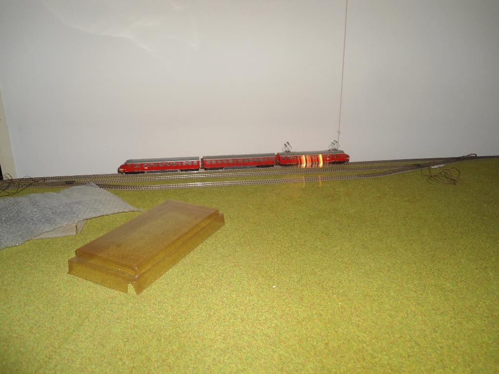 Trix express Hondekop in rood, Hobby en Vrije tijd, Modeltreinen | H0, Gebruikt, Locomotief, Gelijkstroom of Wisselstroom, Trix