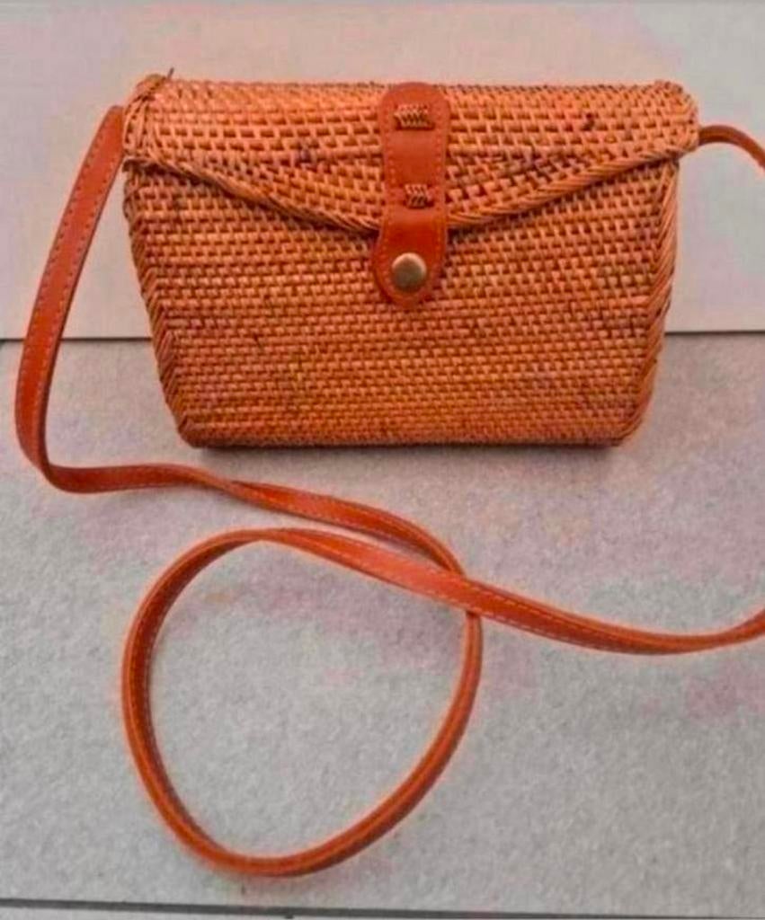 Balinees Rotan schoudertas nieuw, Ophalen of Verzenden, Nieuw, Rood, Schoudertasje