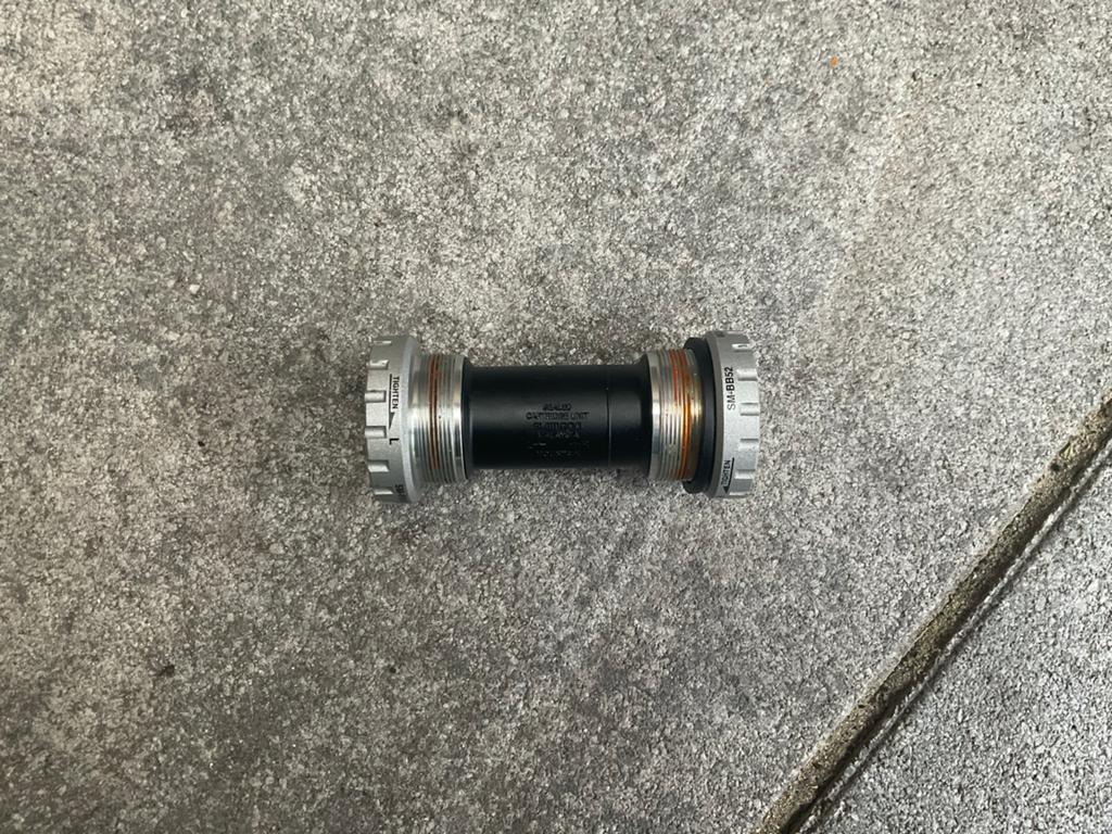 Shimano SM-BB52 trapas voor fietsen, Fietsen en Brommers, Fietsonderdelen, Crankstel of Pedalen, Gebruikt, Ophalen of Verzenden