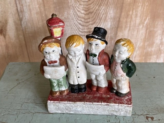 Vintage beeldje kerstmis. Zingende kinderen. Porselein., Ophalen, Zo goed als nieuw, Mens