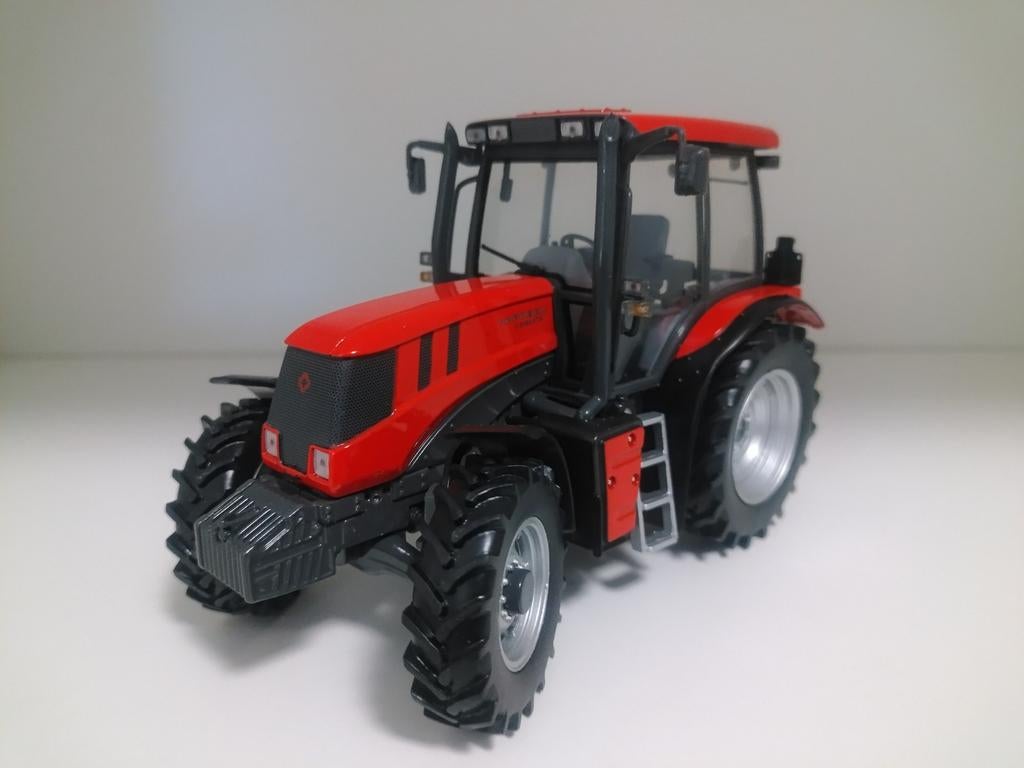 Kirovet model, Ophalen of Verzenden, Tractor of Landbouw, Overige merken