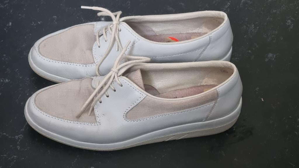 Witte Rieker veterschoenen, maat 39, Schoenen met lage hakken, Wit, Ophalen of Verzenden, Zo goed als nieuw