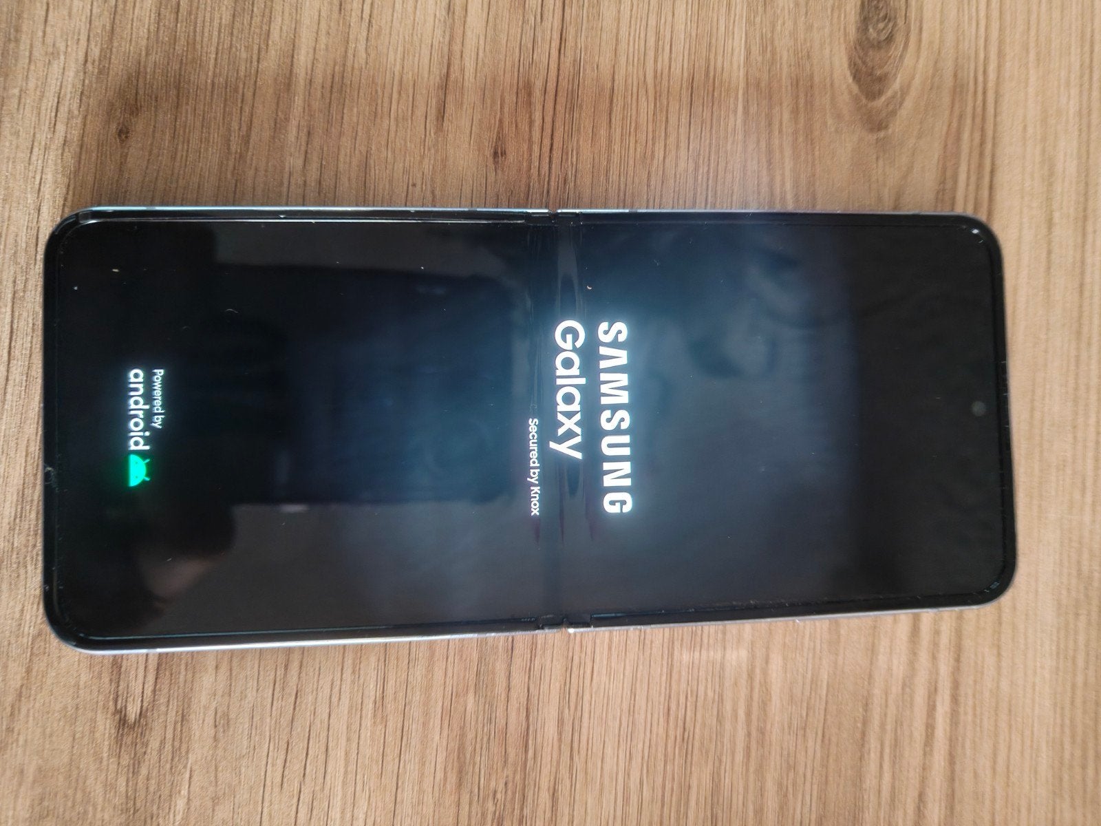 Samsung Galaxy Z Flip 4 - Zo goed als nieuw, Telecommunicatie, Mobiele telefoons | Samsung, Zwart, Ophalen of Verzenden, Zo goed als nieuw