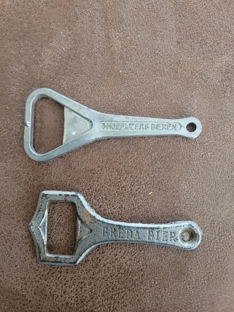 2 openers Breda bier 3 Hoefijzers bieren, Verzamelen, Biermerken, Ophalen of Verzenden, Flesopener, Overige merken