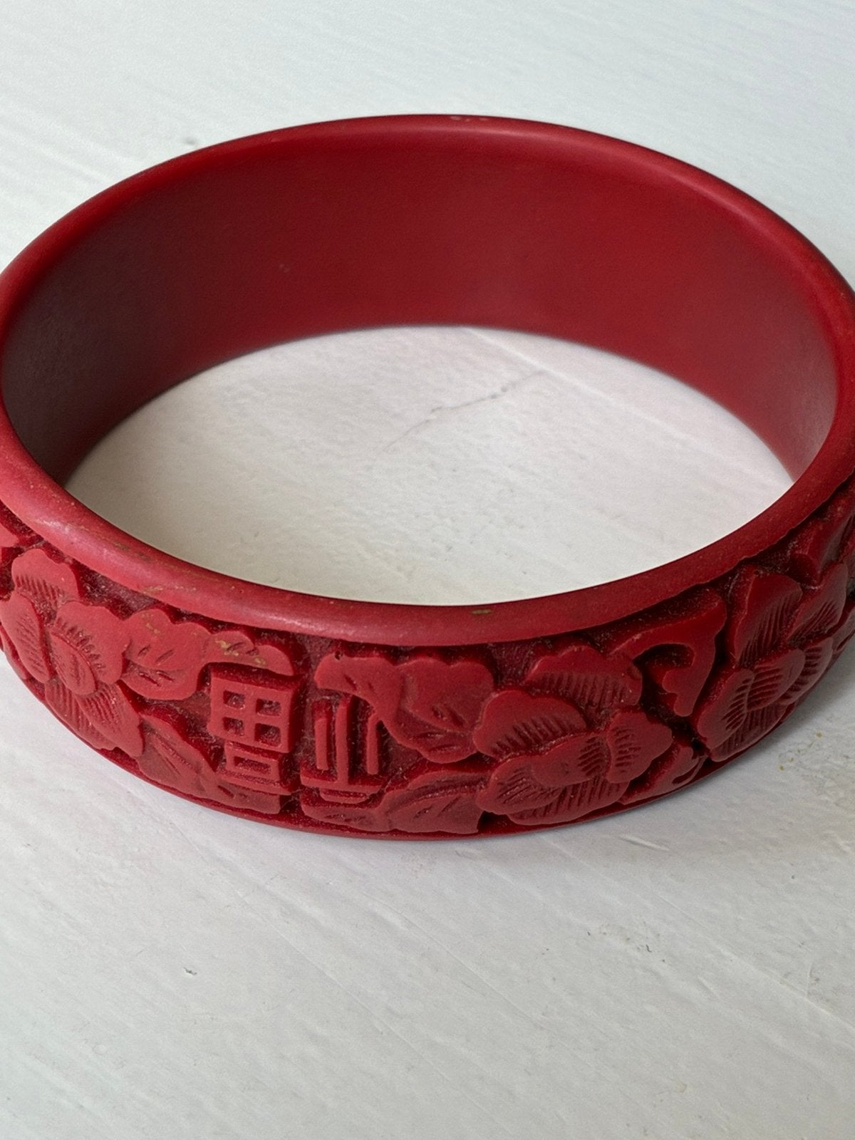 Armband Cinnaber vintage gesneden bloemen Chinees, Ophalen of Verzenden, Gebruikt, Rood