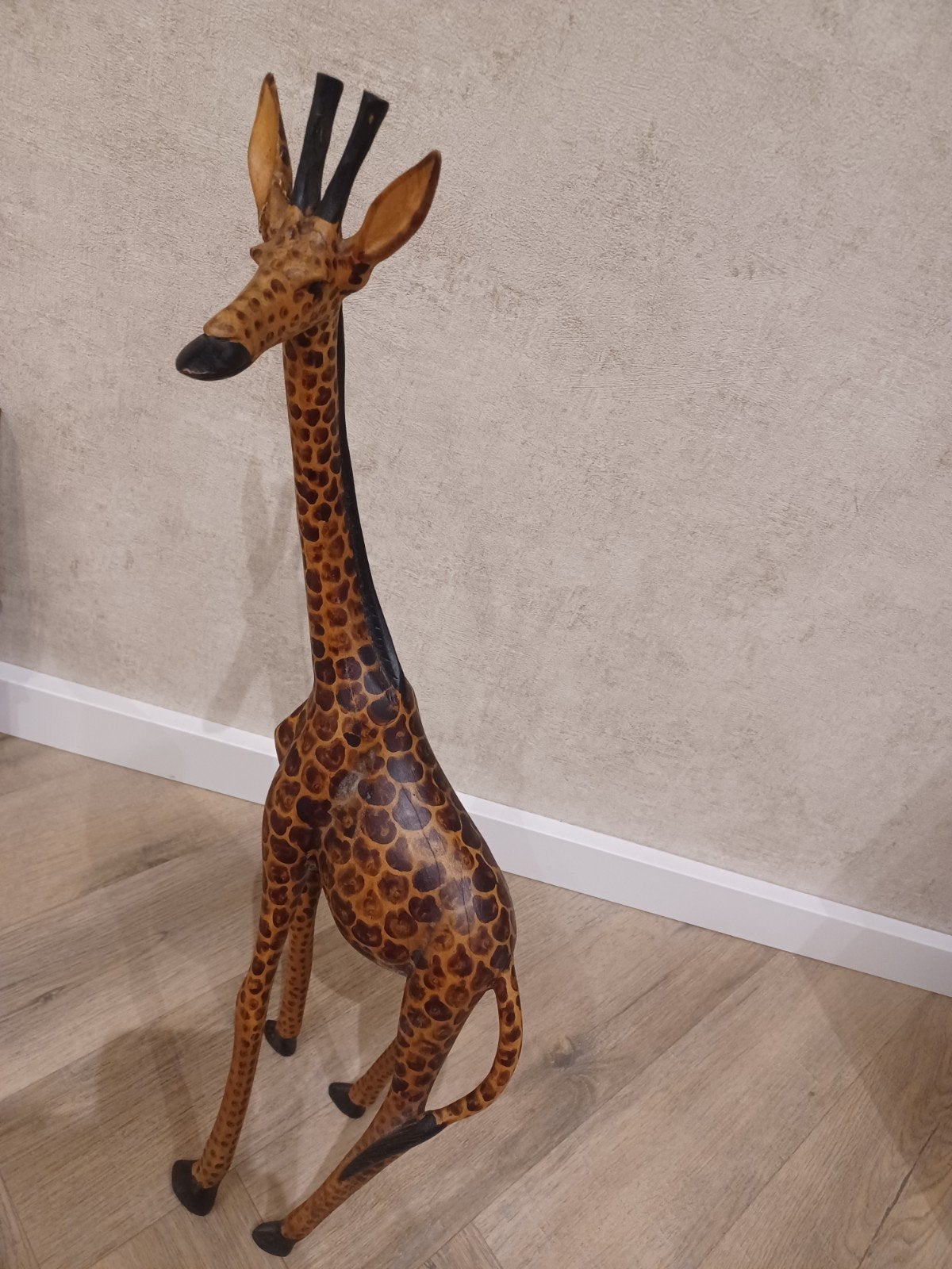 Decoratieve houten giraffe - Handgesneden beeld, Ophalen, Hout, Overige stijlen, Zo goed als nieuw