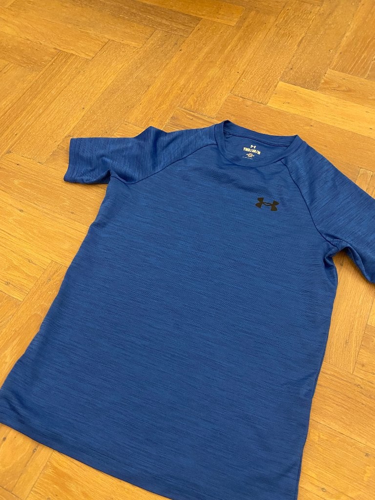 Under Armour t shirt 146, Kinderen en Baby's, Kinderkleding | Maat 146, Ophalen of Verzenden, Nieuw, Jongen, Shirt of Longsleeve