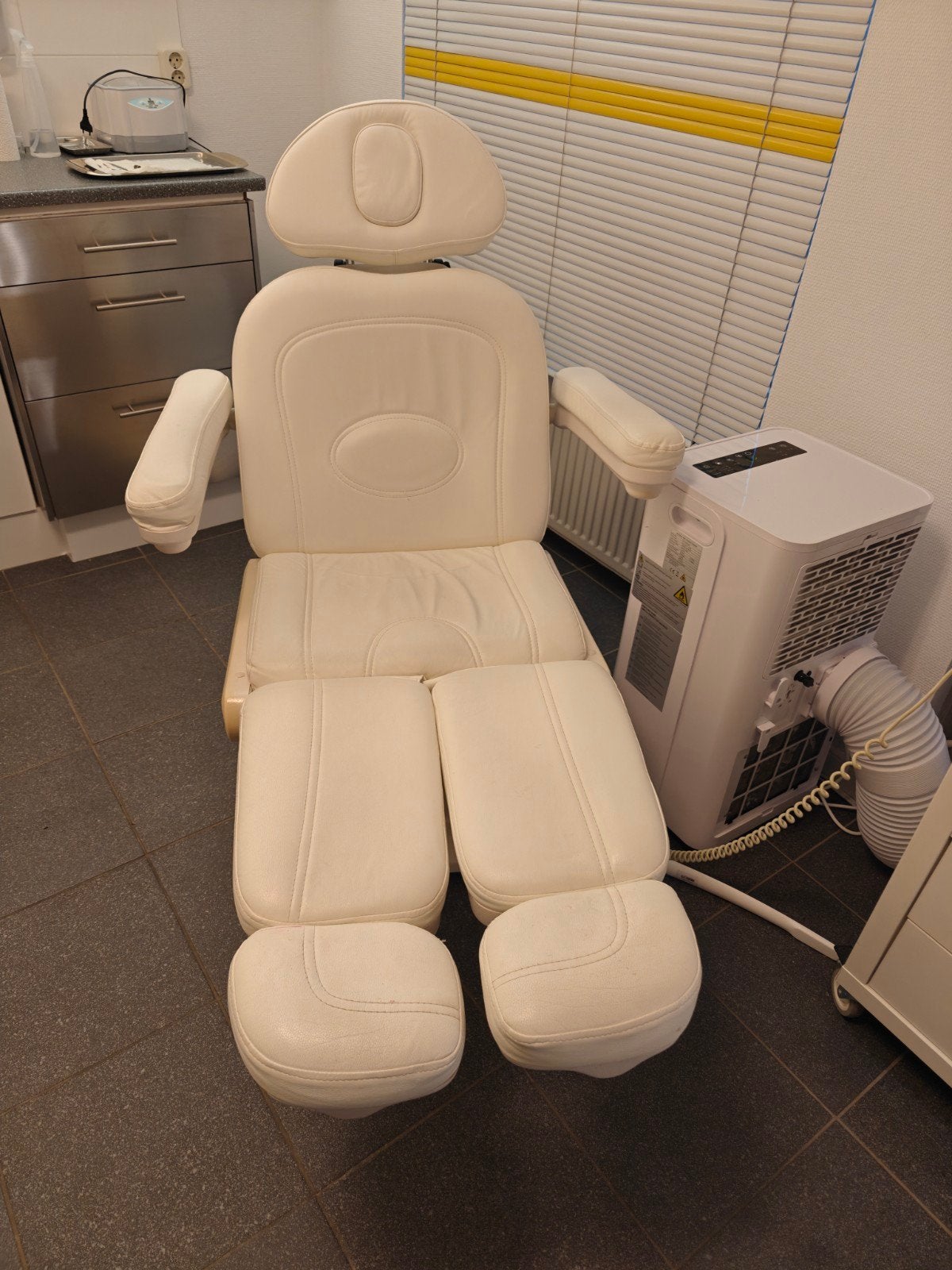 Mooie maar gebruikte Bentlon pedicurestoel