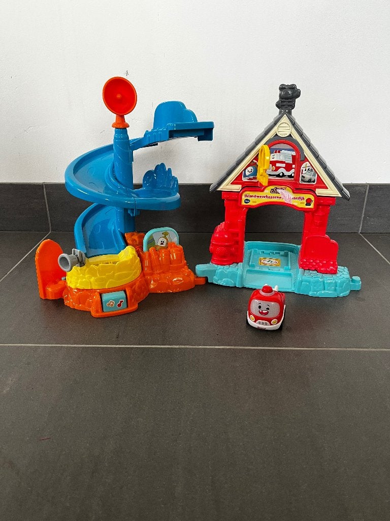 Vtech Toet Toet auto’s brandweerkazerne, Ophalen of Verzenden, Zo goed als nieuw, 2 tot 4 jaar