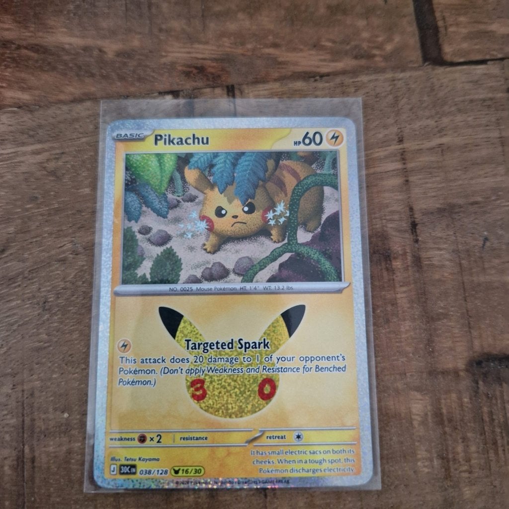 Pikachu - 038/128 - 30th anniversary, Ophalen, Zo goed als nieuw, Losse kaart