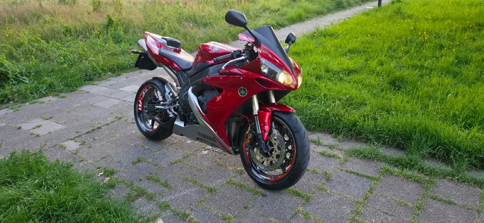 Nette lavarood Yamaha R1 2005 - Recent onderhoud, 4 cilinders, Motorrijbewijs A, Gebruikt, Super Sport